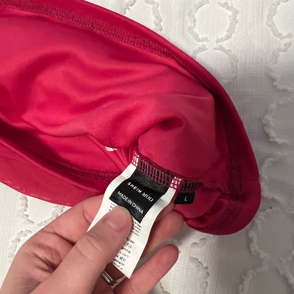 One shoulder crop top - Picture 2 of 3